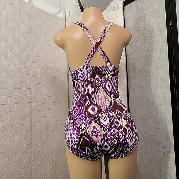 BRAND NEW SPEEDO WOMEN"S CRISSCROSS BACK STYLE ONE-PIECE HALTER RUCHED SWIMSUIT - Picture 8 of 13